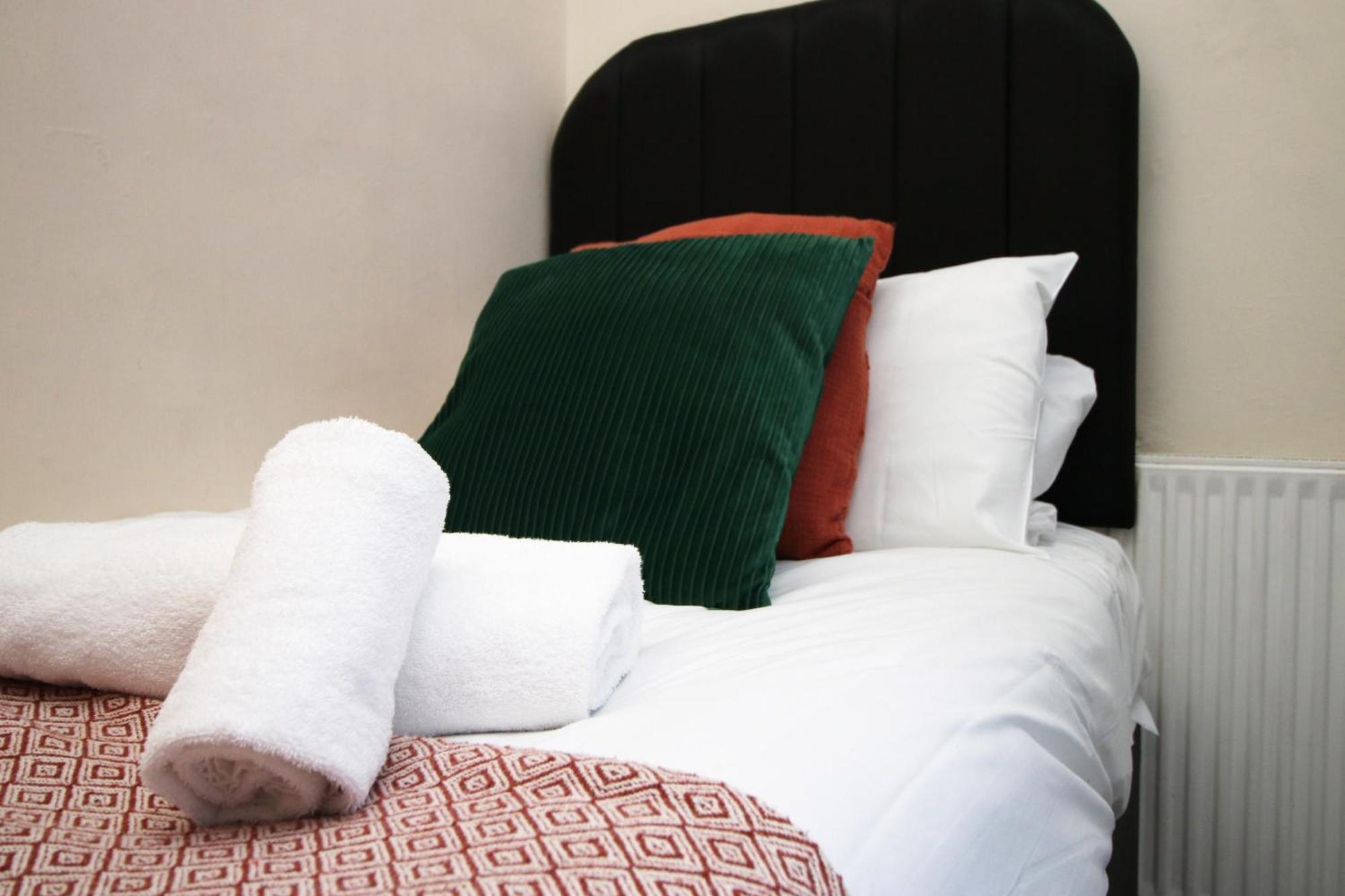 Cosy 3Br Home, Scenic Views, Ideal For Walks & Work Abertillery エクステリア 写真